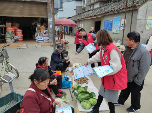 彭山江口街道禁毒宣传入集市，防毒知识入人心