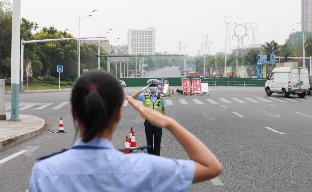 双警家庭抗疫.jpg