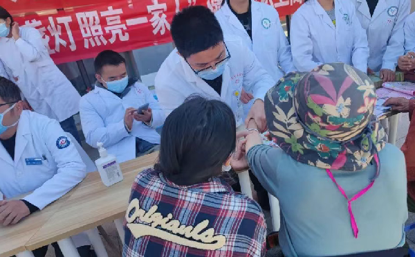 万民医护活动1.png