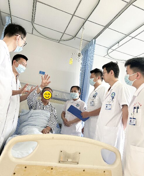 隆医1.jpg