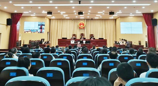 观摩.jpg
