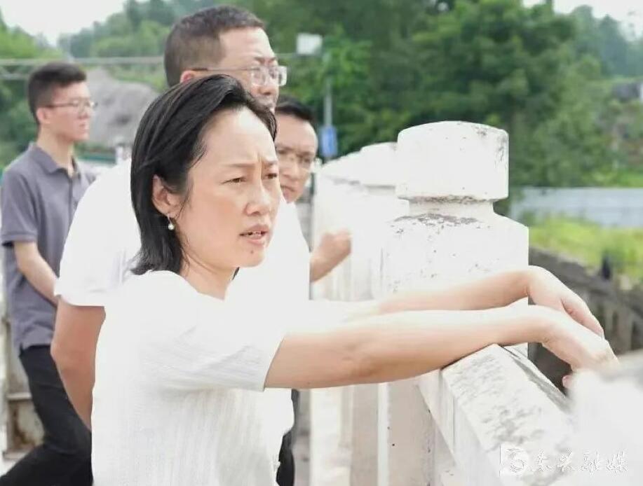 余梅.jpg